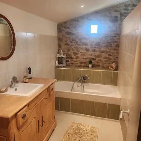 La Ferme Du Planeau Bed and Breakfast